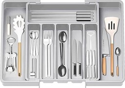 KOOSREEL Wysuwana taca na przybory do szuflad, stojak na sztućce, organizer do szuflady kuchennej, plastikowy stojak do przechowywania sztućców, łyżek, widelców itp., szary