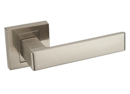 KLAMKA APOLLO NA ROZECIE KWADRATOWEJ SATYNA