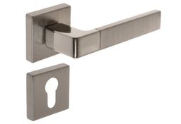 Klamka drzwiowa ASTI 2 z tarczką kwadratową WB nikiel satyna