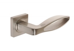 Klamka drzwiowa z tarczką kwadratową B-Harko Salvia nikiel