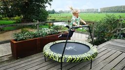 Trampolina dla dzieci Exit Tiggy 140 cm z poręczą czarno-zielona