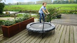 Trampolina dla dzieci Exit Tiggy 140 cm z poręczą czarno-szara