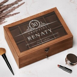 Drewniana szkatułka na biżuterię i zegarki z grawerem dla niej na 30 urodziny