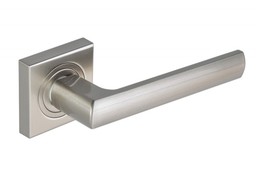 Klamka drzwiowa GAMET UNICO DH40-25K-G7 z rozetą kwadratową, nikiel szczotkowany