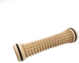 Drewniany wklęsły masażer do stóp i dłoni z antypoślizgową gumką Akito