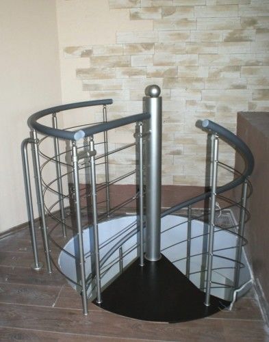 Balustrada metalowa do schodów kręconych CORA model Bawaria 03